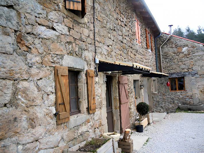 Gîte pour 6 personnes, avec jardin à Saint-Julien-Labrousse - 2