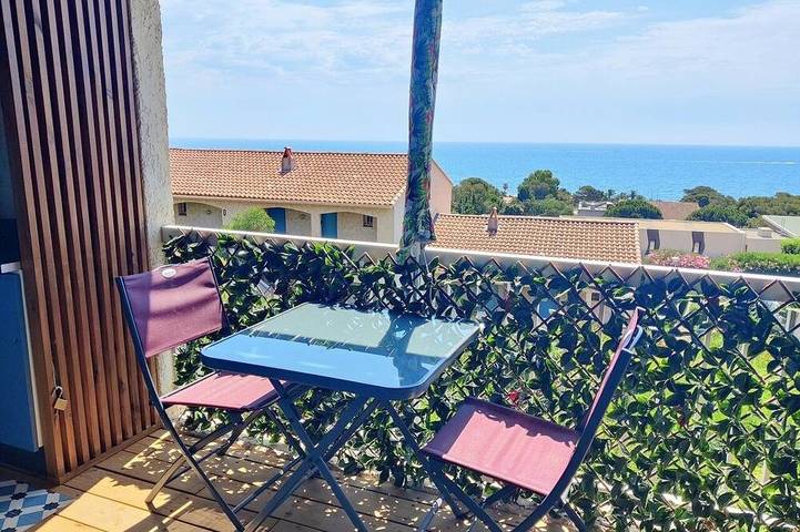 Appartement de vacances pour 4 personnes, avec piscine et balcon, animaux acceptés