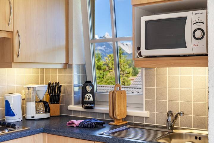 Ganze Wohnung, Ferienwohnung 'Landhaus Sonja 1' mit Bergblick, Terrasse und WLAN in Leutasch, Innsbruck Land