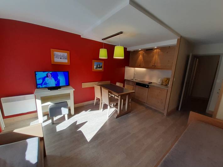 Apartamento entero, Apartamento amplio 5 pers, balcón sur, parking incluido in La Tania, La Perrière