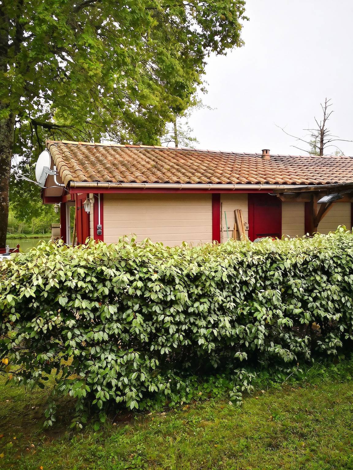 Charming Chalet with Lake View in Estang, Gers