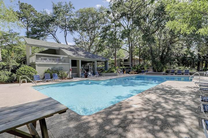 Villa for 6 people, with terrace and pool, with pets in South Carolina