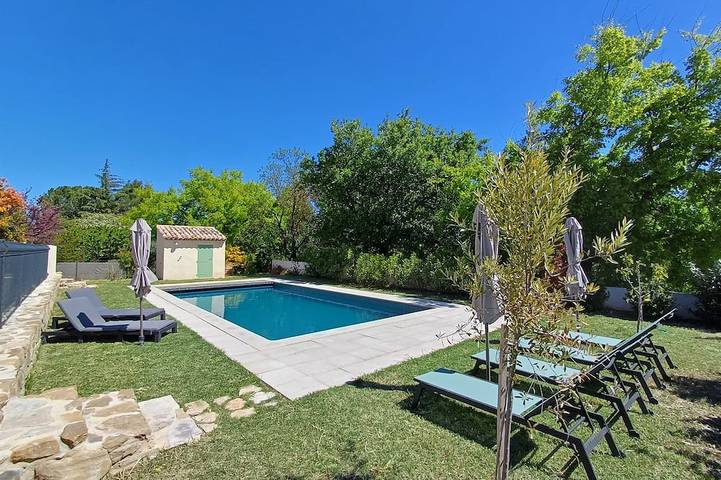 Location de vacances pour 12 personnes, avec jardin à La Tour-d'Aigues - 2