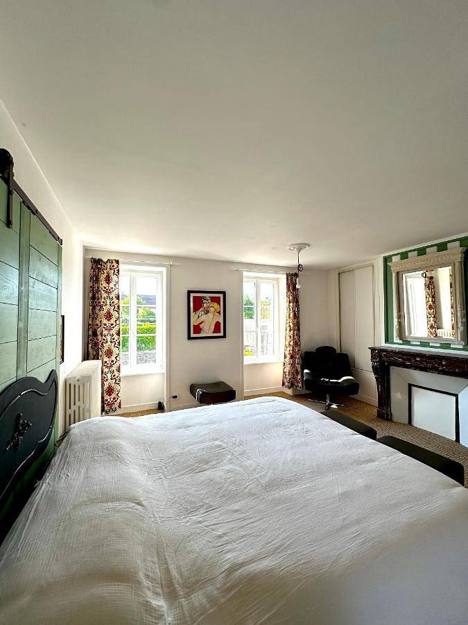 Chambre d'hôtes de charme Partager Enregistrer in Valognes, Côte de la Déroute