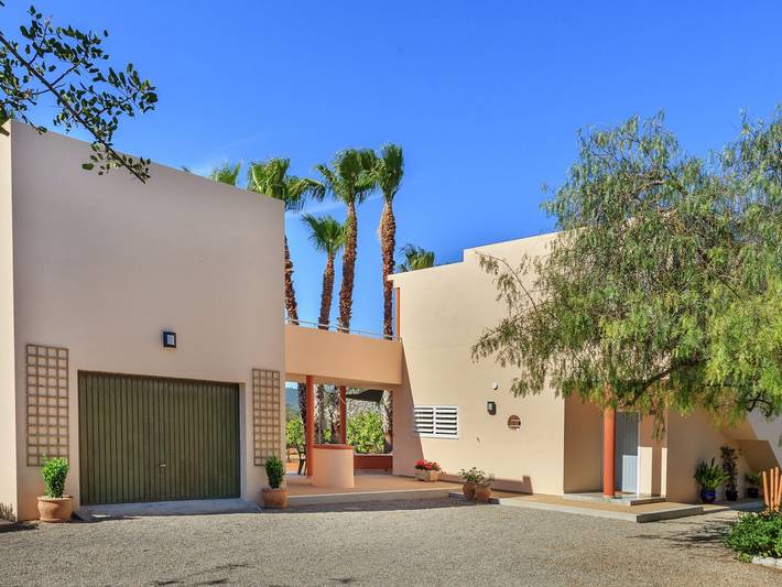 Location de vacances pour 6 personnes, avec jardin et piscine à Sant Joan de Labritja - 2