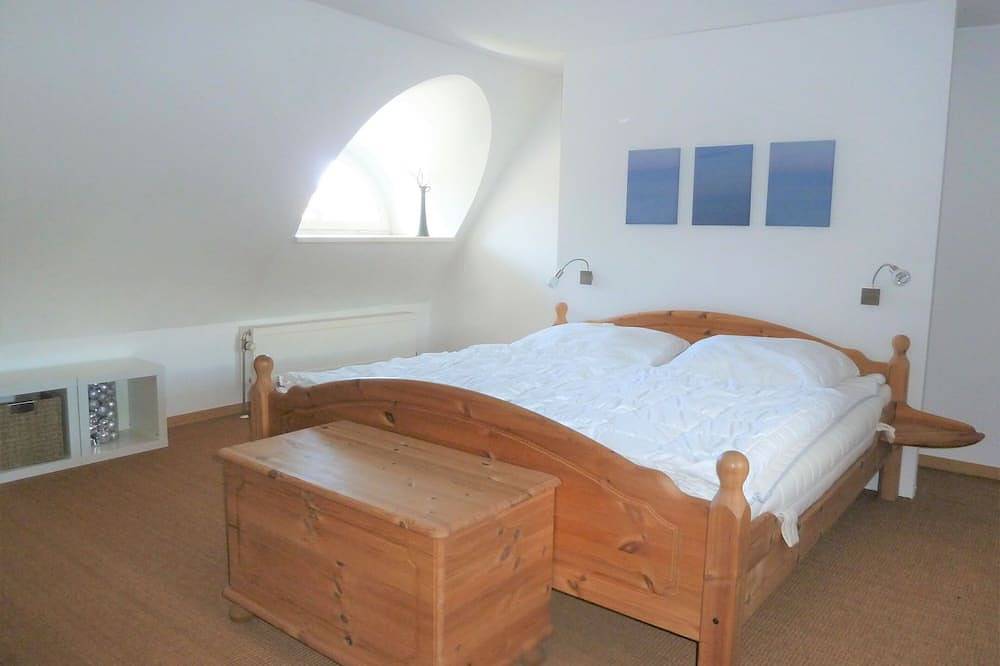 Ganze Wohnung, Ferienwohnung im Reethaus, direkt am Strand für 2-4 Personen in Müggenburg, Zingst