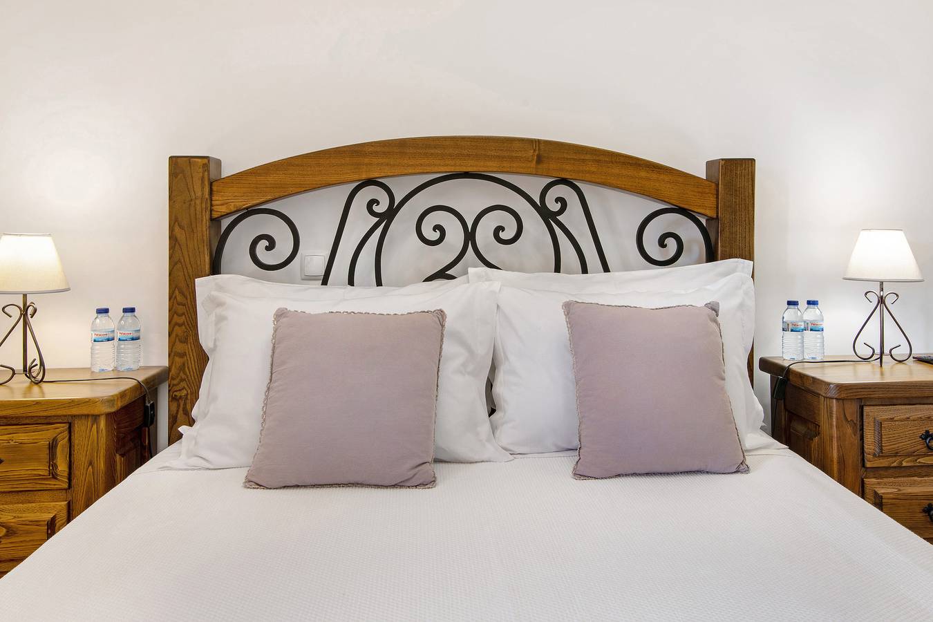 Quarto 'Quarto Roxo - Vista Pátio' com Piscina Partilhada, Wi-Fi e Ar Condicionado in Mértola, Distrito de Beja