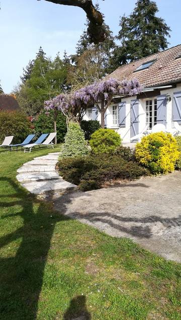 Gîte pour 10 personnes, avec terrasse et jardin à Oisly