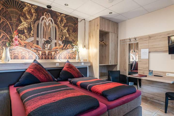 Hotel für 2 Personen, mit Balkon und Terrasse sowie Garten in Weilerswist - 3