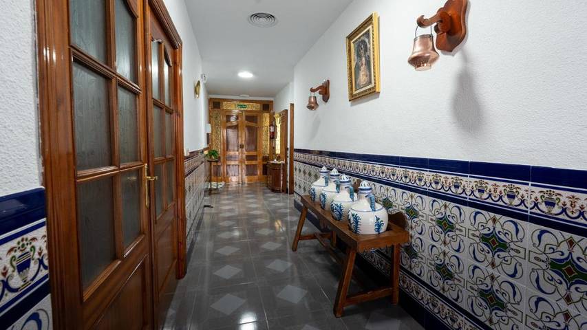 Casa rural para 18 personas, con Terraza y Jardín además de Piscina y Vistas en Colomera - 4