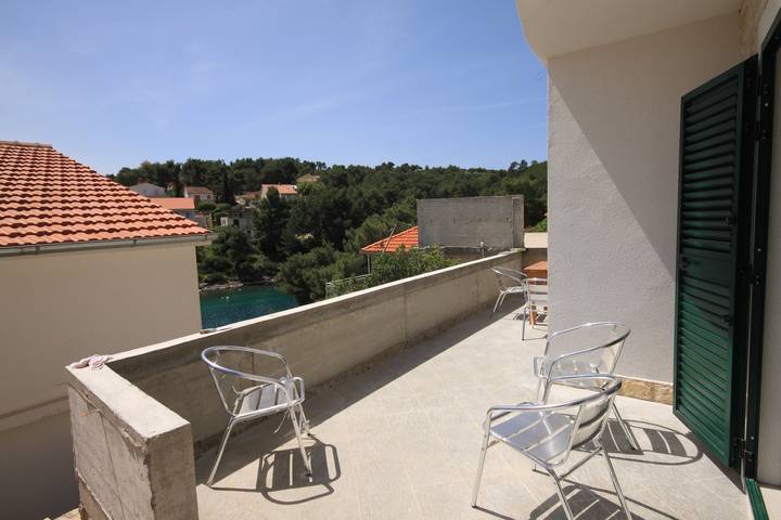 Ferienwohnung für 2 Personen, mit Balkon/Terrasse, mit Haustier auf Hvar