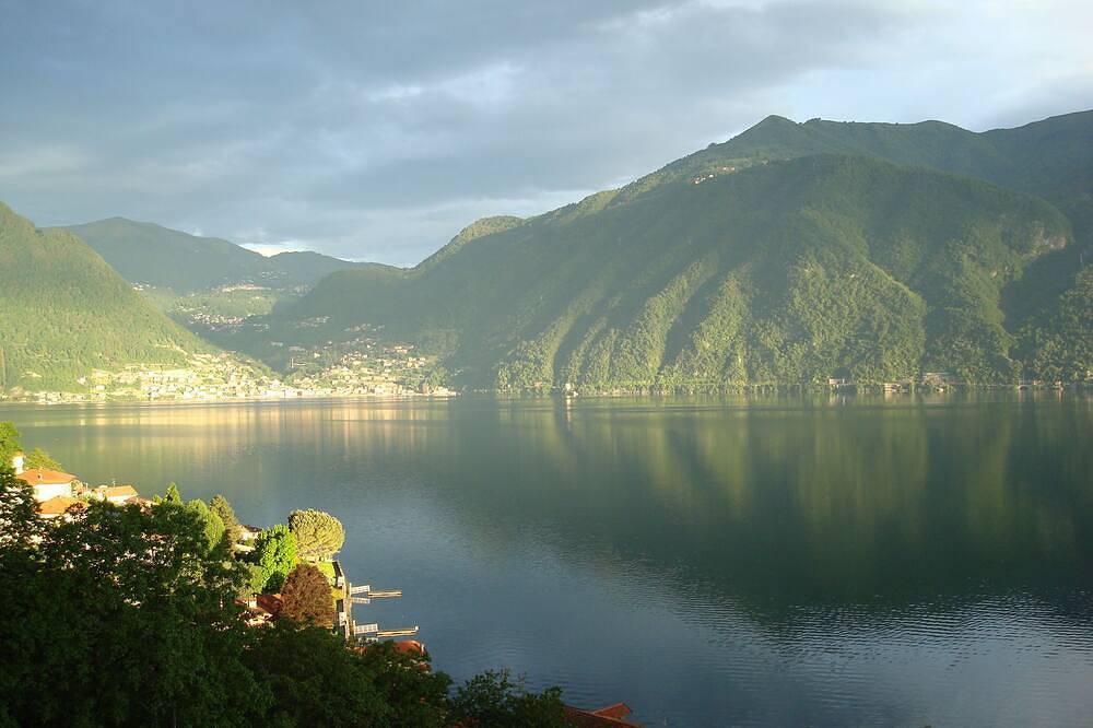 Ganze Wohnung, Traum-Aussicht - Großzügige Wohnung mit großem Garten in Lezzeno, Comer See