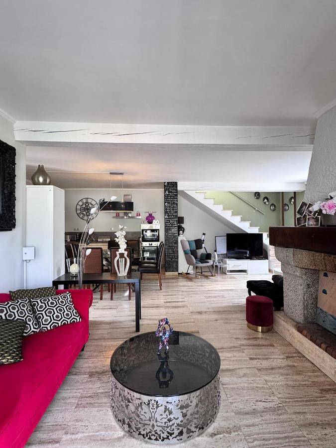 Location de vacances pour 6 personnes, avec vue ainsi que piscine et jardin à Santa-Maria-Siché - 2