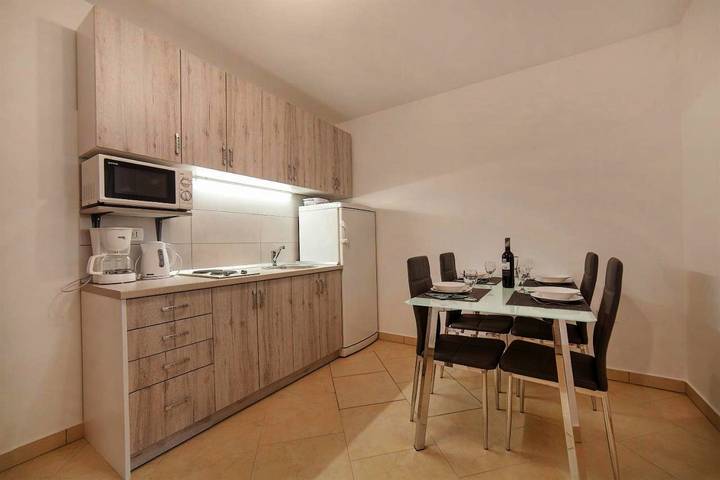 Ferienwohnung für 2 Personen, mit Balkon und Terrasse sowie Garten und Ausblick in Mošćenice - 2