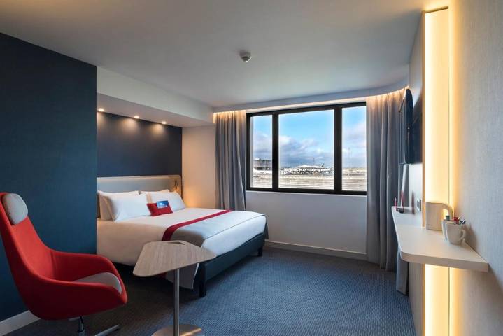 Hôtel pour 2 personnes, avec terrasse et vue, animaux acceptés à Roissy-en-France