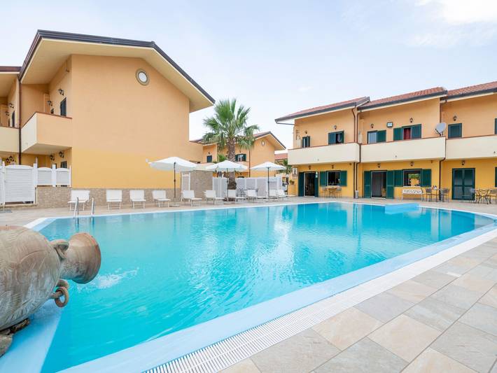 Ferienhaus für 5 Personen, mit Balkon und Garten sowie Pool in Paestum