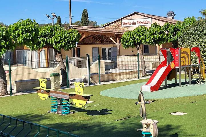 Plage et piscine :promo dernière minute ! in La Crau, Côte méditerranéenne (France)