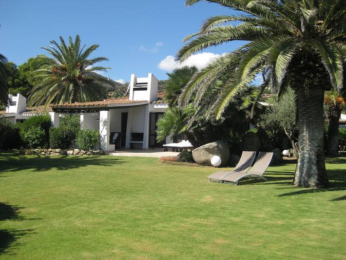 Villa pour 7 personnes, avec jardin à Costa Rei