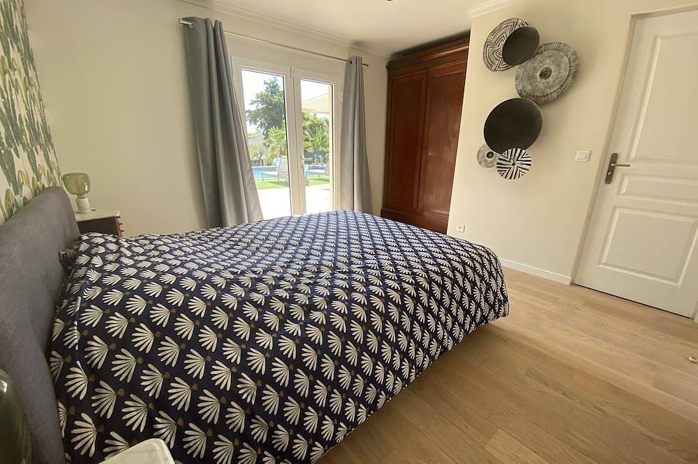 Villa 5* Avec Piscine Jardin Parking (Seul Le Rdc Est Loué - étage inoccupé) in Mandelieu-la-Napoule, Massif de l'Esterel