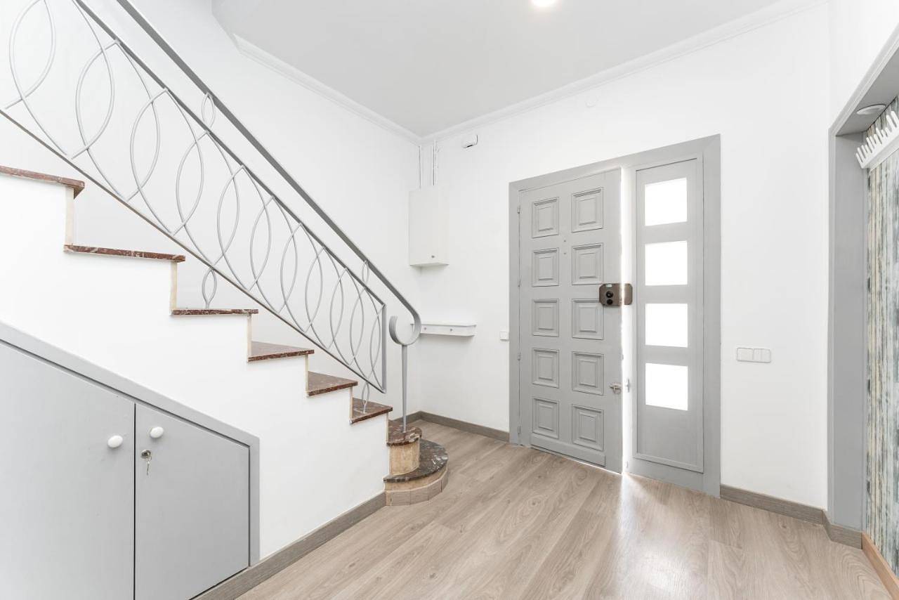 Three-Bedroom Townhouse in Barcelona Zentrum, Barcelona