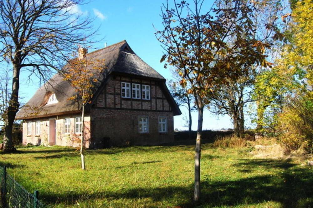 Ganze Wohnung, Atelierhaus Putgarten - Ferienwohnung in Putgarten, Rügen