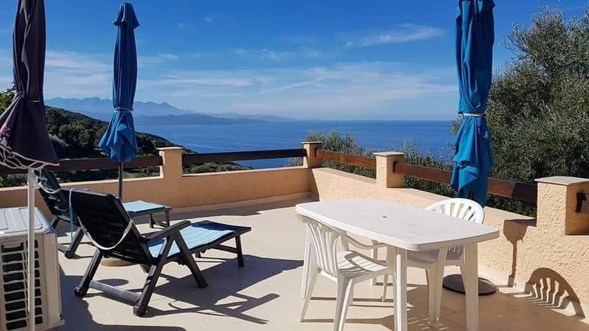 Gîte pour 4 personnes, avec vue et terrasse dans Plage de la Marine de Scala