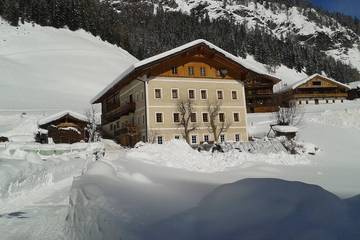 Ferienwohnung für 4 Personen, mit Balkon und Sauna in Innervillgraten