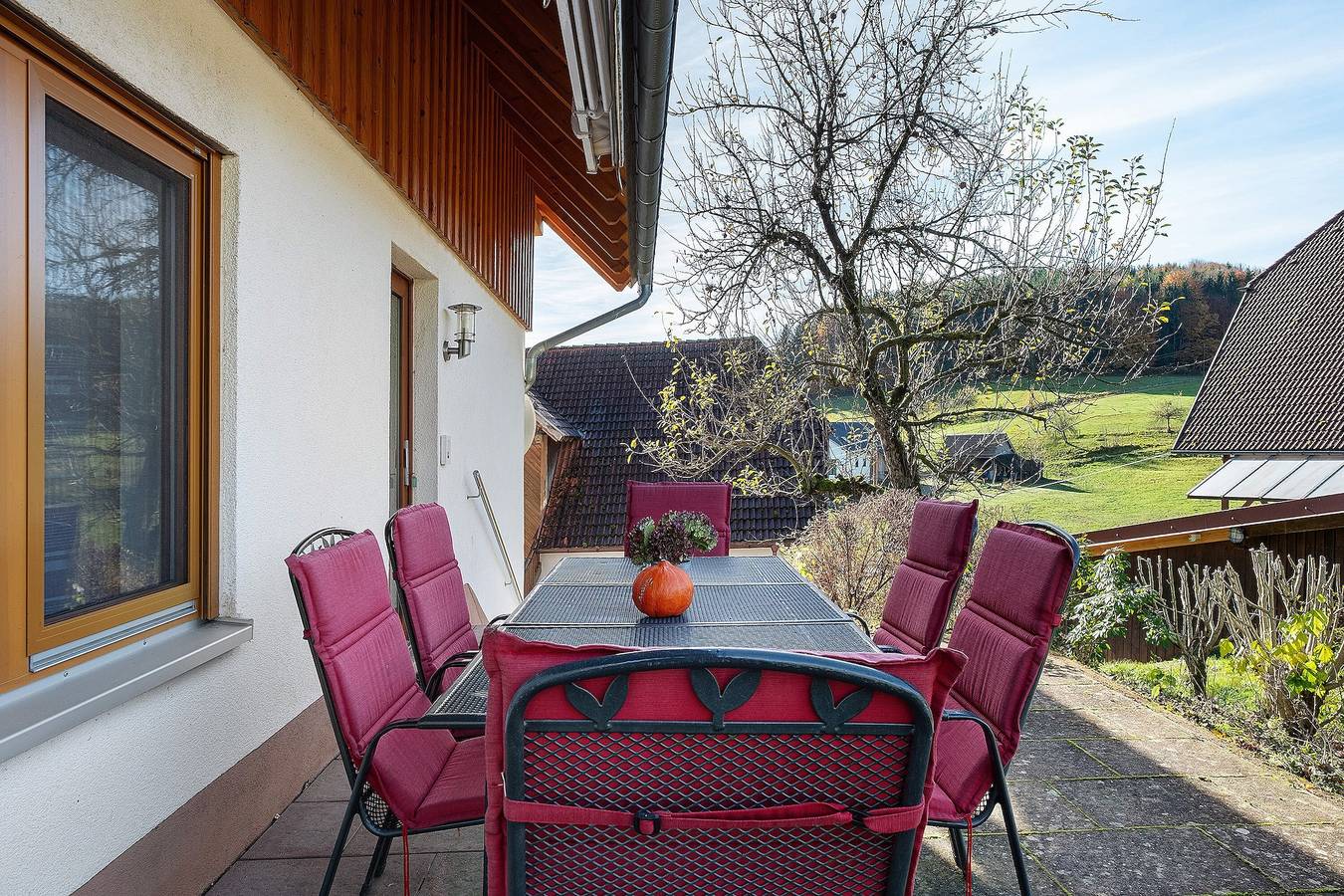 Apartamento entero, Apartamento 'Bergwiese, 75 m²' con vistas a la montaña, terraza privada y Wi-Fi in Elzach, Selva Negra Central