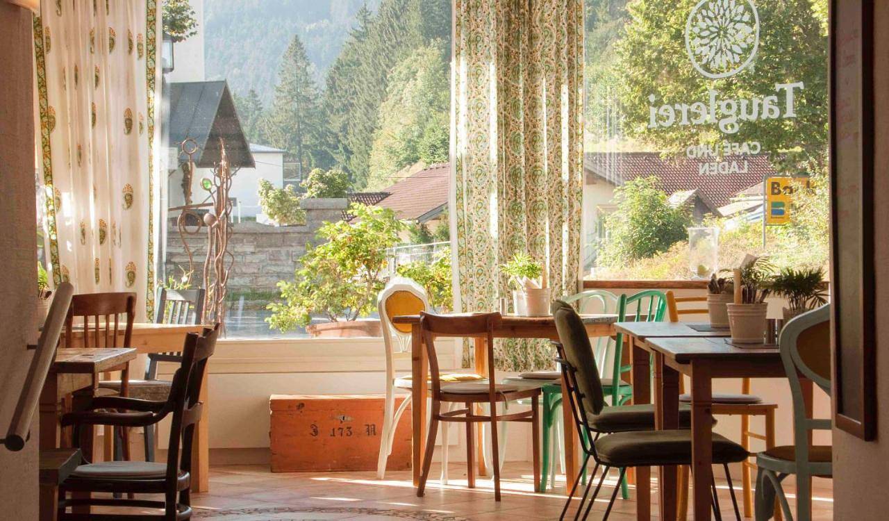 Ganze Wohnung, Two-Bedroom Apartment with Mountain View in St. Koloman, Tennengau