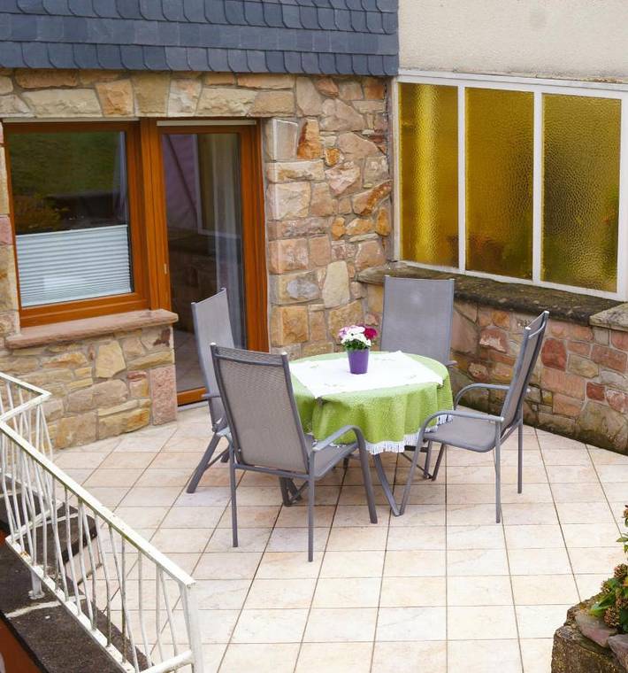 Ferienwohnung für 4 Personen, mit Terrasse und Garten sowie Seeblick und Ausblick in Kreuzau - 2