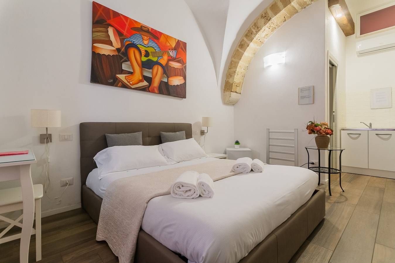 Ganze Ferienwohnung, Candy Red Room by Wonderful Italy in Bari, Bari Provinz