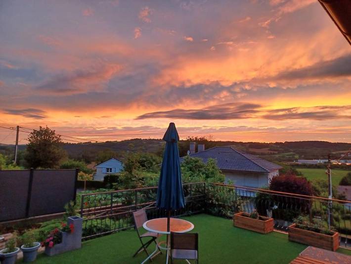 Gîte pour 6 personnes, avec jacuzzi ainsi que piscine et jardin à Baume-les-Dames - 2