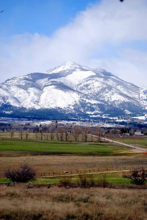 Wilderness Spirit Cabins, Llc-'Eagle Nest'- Himmlische Aussicht auf die Berge in Ravalli County