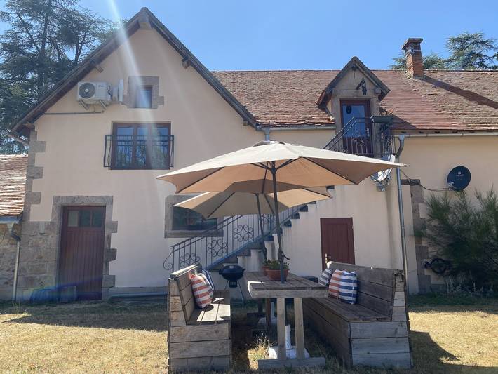 Gîte pour 8 personnes, avec piscine, adapté aux familles
