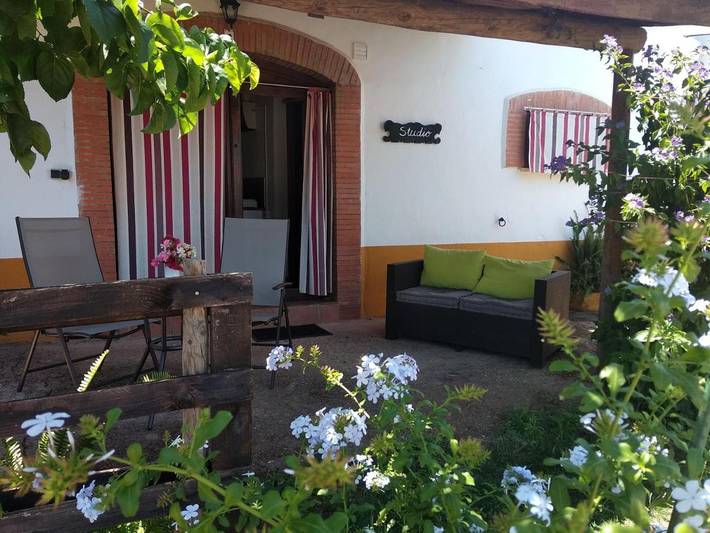 Casa rural para 2 personas, con terraza además de vistas al lago y piscina en Alcuéscar