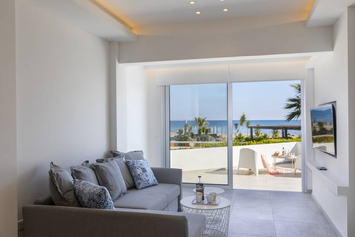 Appartement entier, Mackenzie Castella Beachfront Suite in Larnaca, District de Larnaca