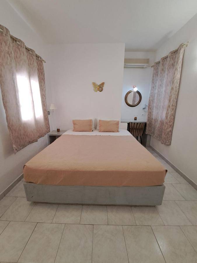 Gîte pour 3 personnes, avec vue et piscine ainsi que jardin et balcon à Perissa - 4
