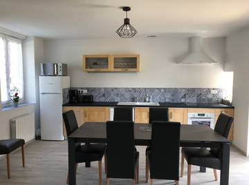 Gîte pour 6 personnes, avec terrasse et jardin dans Rebouc