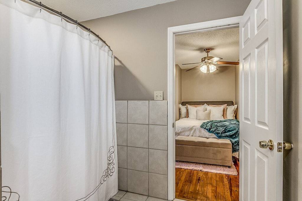 The Gray Villa- 2.8 Miles to Bryant-Denny Stadium in Tuscaloosa, Tuscaloosa County