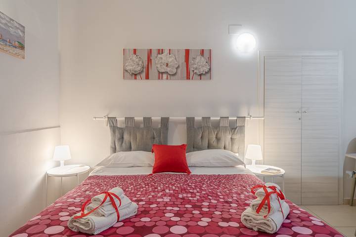 Appartement entier, Appartement 'La Fonte Di Ortigia - Casa Alfeo' avec balcon, Wi-Fi et climatisation in Île d'Ortygie, Syracuse