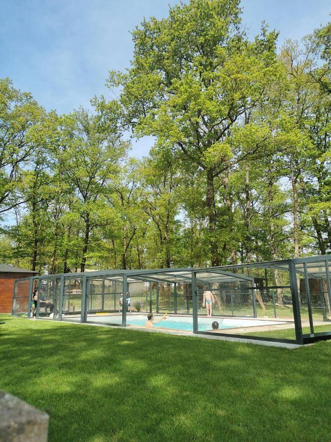 Tente pour 2 personnes, avec terrasse ainsi que jardin et piscine, animaux acceptés dans le Loir-et-Cher - 2