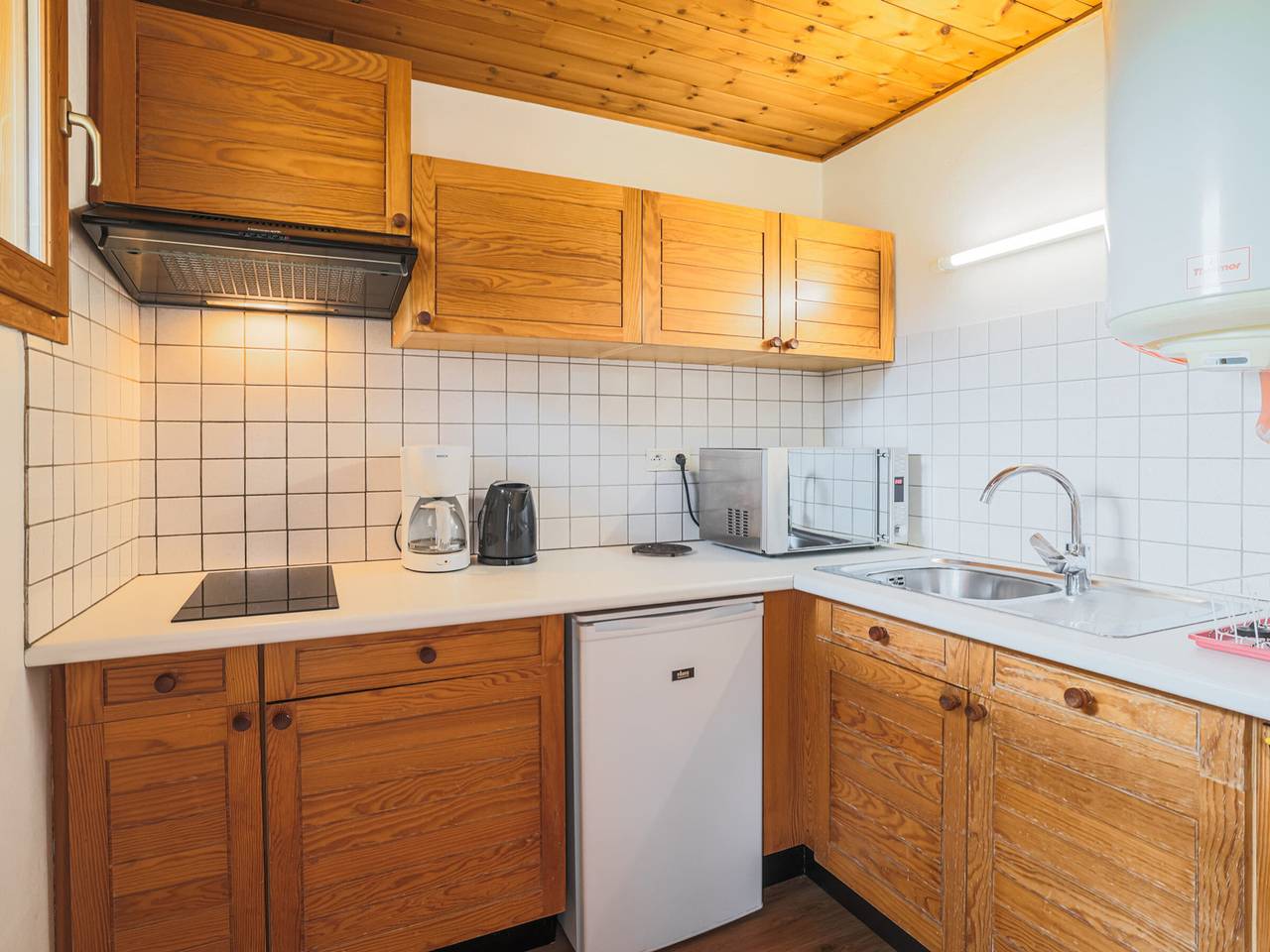 Estudio entero, Estudio cómodo para 3 personas con balcón, piscina y Wi-Fi en Serre Chevalier in Saint-Chaffrey, Serre Chevalier