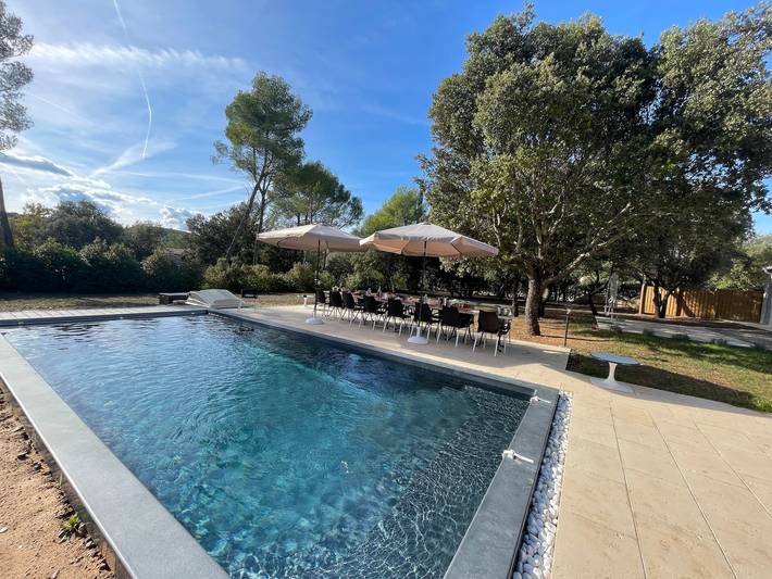 Location de vacances pour 8 personnes, avec Terrasse et Jardin à Fox-Amphoux