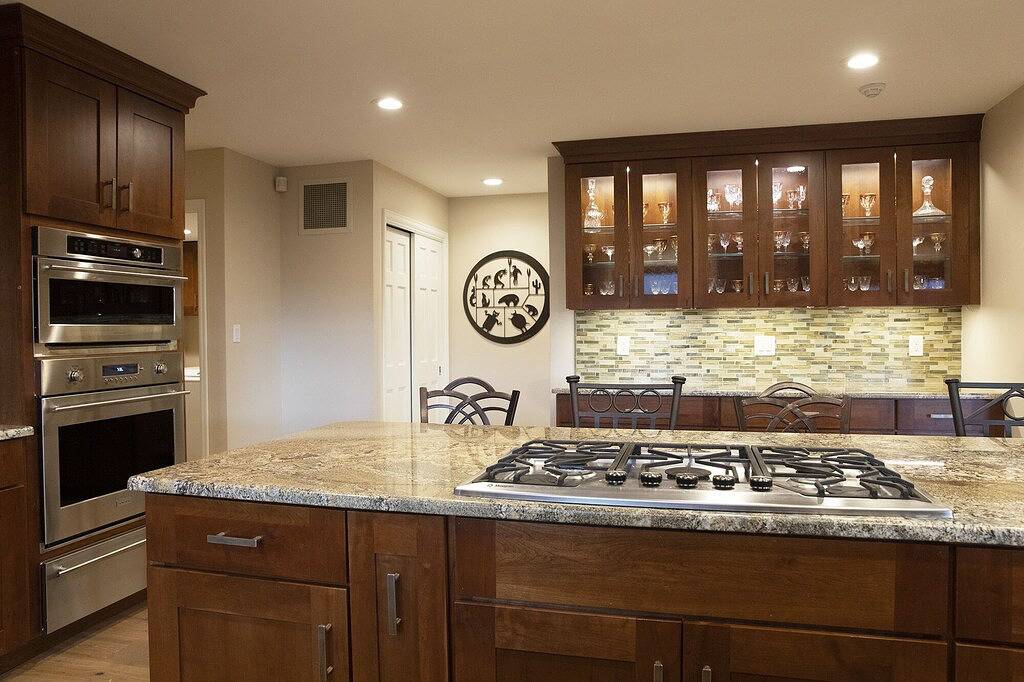 Alpine Einstellung eingebettet gegen den National Forest in Eagle-Vail, Beaver Creek