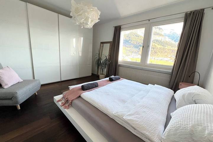 Ganze Wohnung, 3.5 Zimmer Wohnung „Casa Pluschein“ mit Traum-Aussicht an bester Lage in Flims in Flims-Dorf, Flims