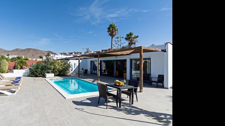 Ferienhaus für 6 Personen, mit Terrasse und Garten sowie Pool in Playa Blanca - 2