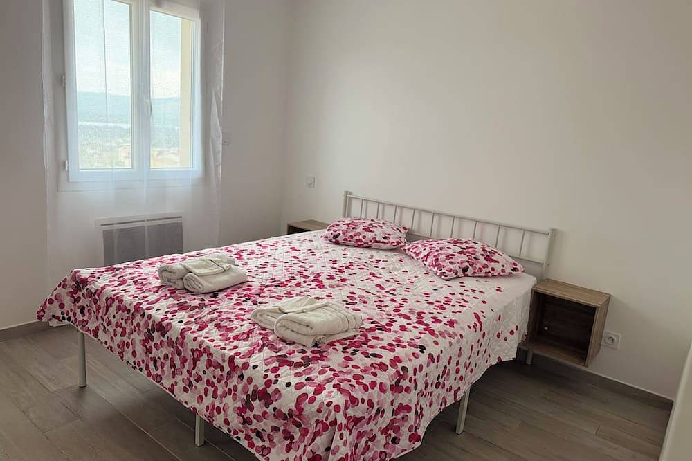 Beautiful 3-bedroom house with private pool in Aramon, Region de Nimes
