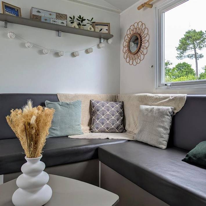 Camping pour 6 personnes, avec piscine ainsi que bassin pour enfant et jardin