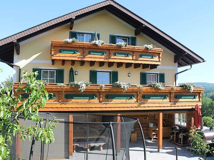 Ferienwohnung für 5 Personen, mit Balkon und Garten sowie Seeblick in Irrsee
