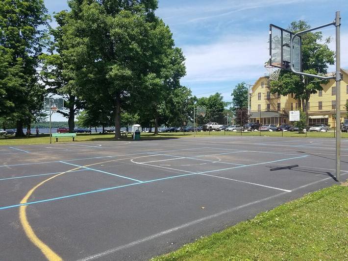 Vacation rental for 6 people, with terrace, with pets in Chautauqua Lake